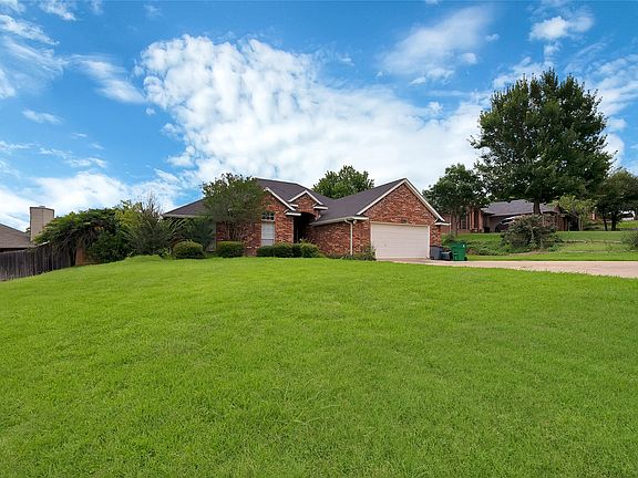 2nd image of 503 Hilltop Pl
