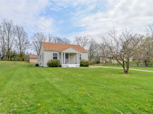 140 Bell St, Mt Zion, IL 62549