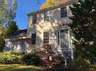 29 Smith St, Bristol, RI 02809