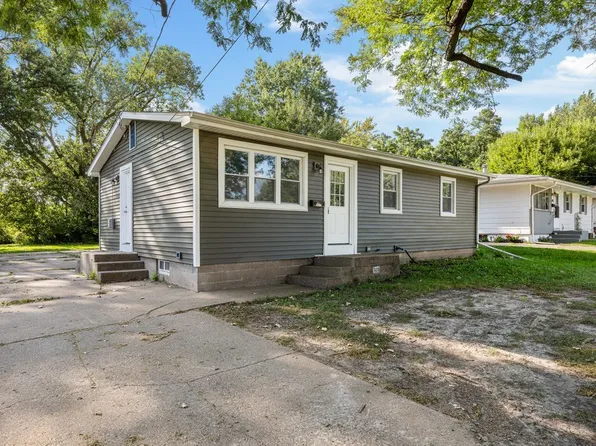3210 N Marquette St, Davenport, IA 52806