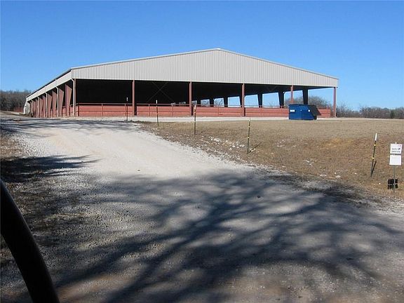 3rd image of 631 County Road 147