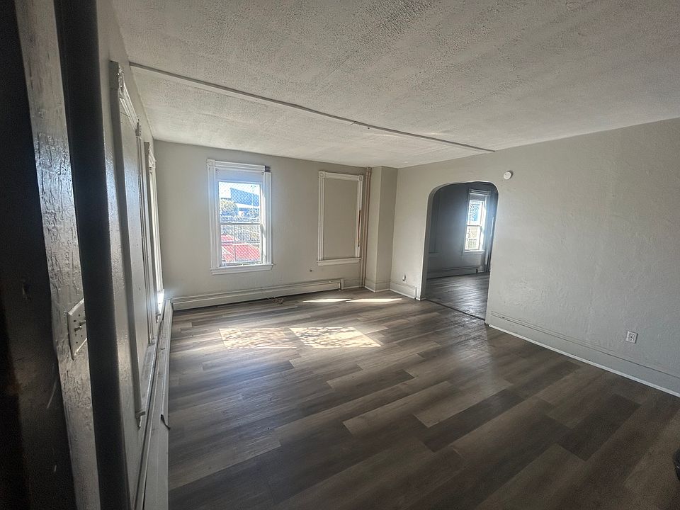 1st image of 622 Almond St
