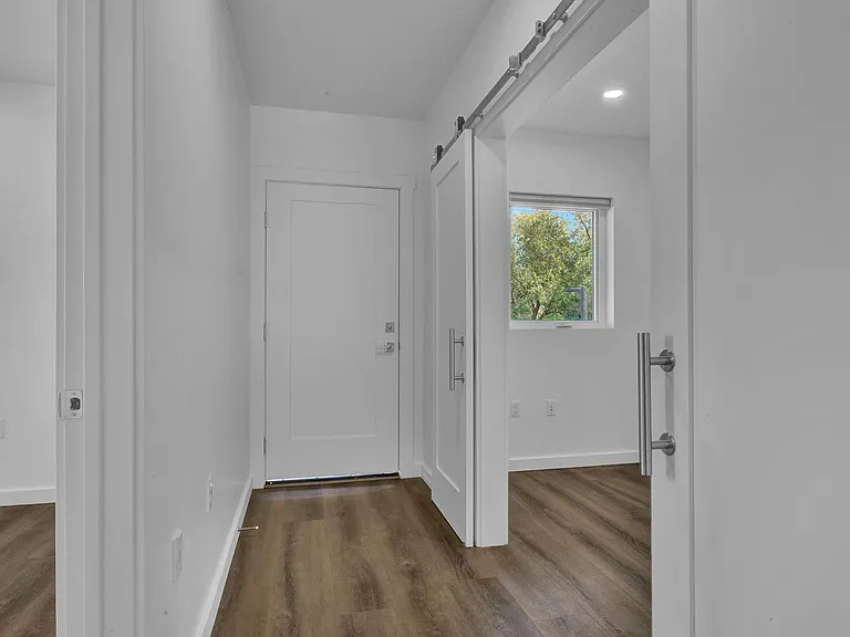 Saddle Lofts Apartments — Photo 52