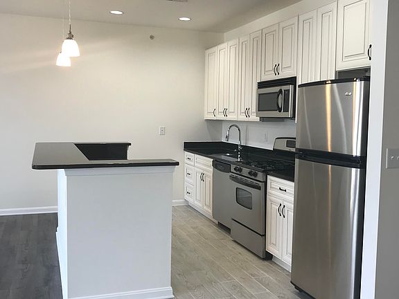 4th image of 2665 Prosperity Ave APT 405