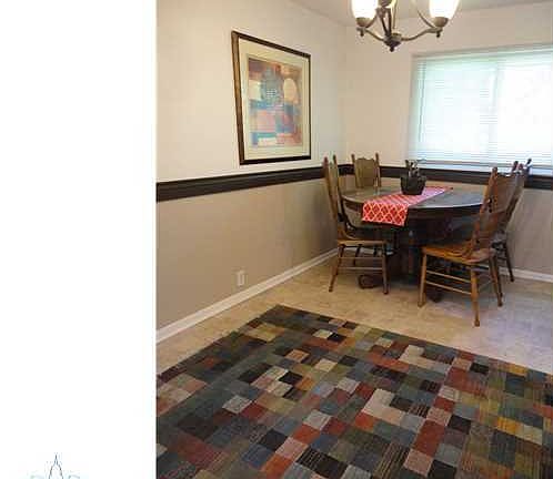 3rd image of 108 N 2nd