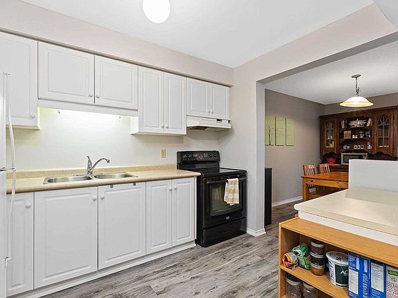 4th image of 1055 Gordon St #11
