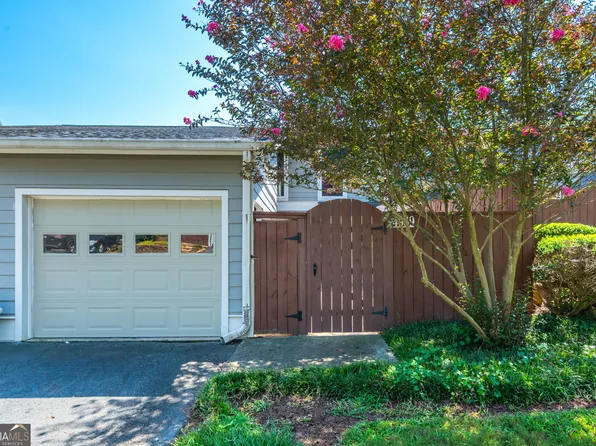 4939 Meadow Ln, Marietta, GA 30068