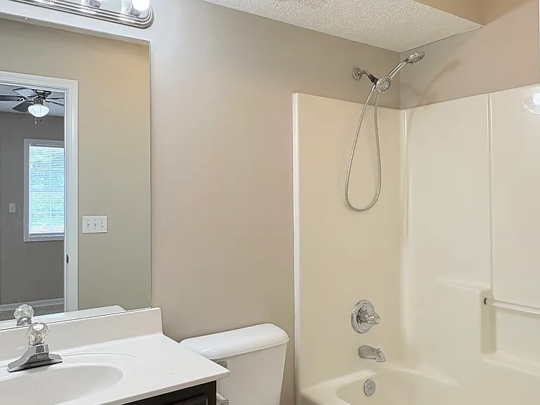 3259 Spring Hollow Ave — Photo 13