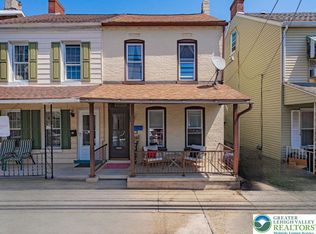 27 N 4th St, Emmaus, PA 18049