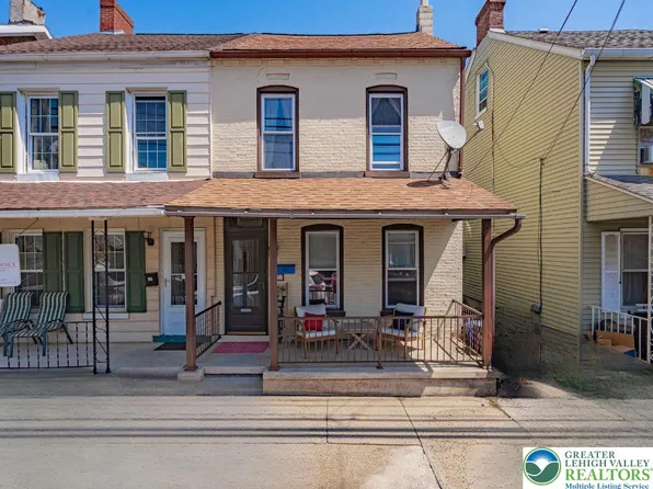 27 N 4th St, Emmaus, PA 18049