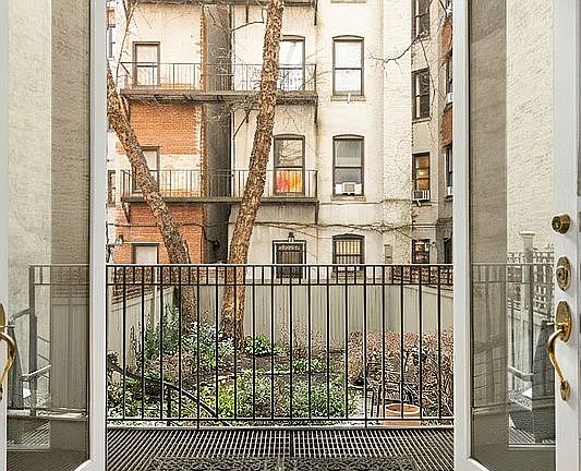 2nd image of 164 E 91st St