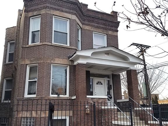 2nd image of 5914 S Maplewood Ave