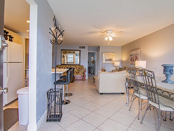 2nd image of 104 Paradise Harbour Blvd APT 204