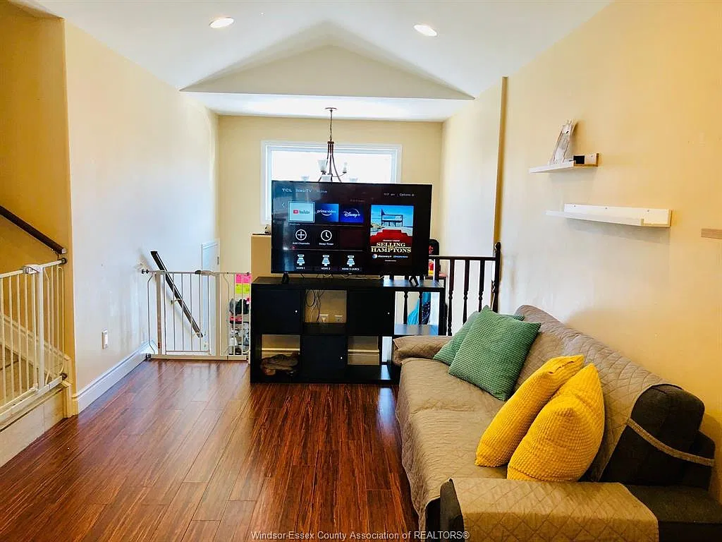 3 bed, $2,150 — Photo 4