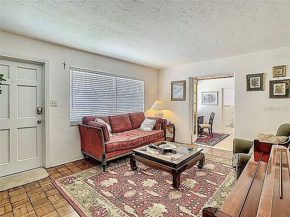 3rd image of 4005 W Coachman Ave