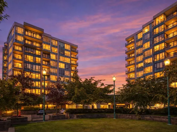 12079 Harris Rd #402, Pitt Meadows, BC V3Y 0C7