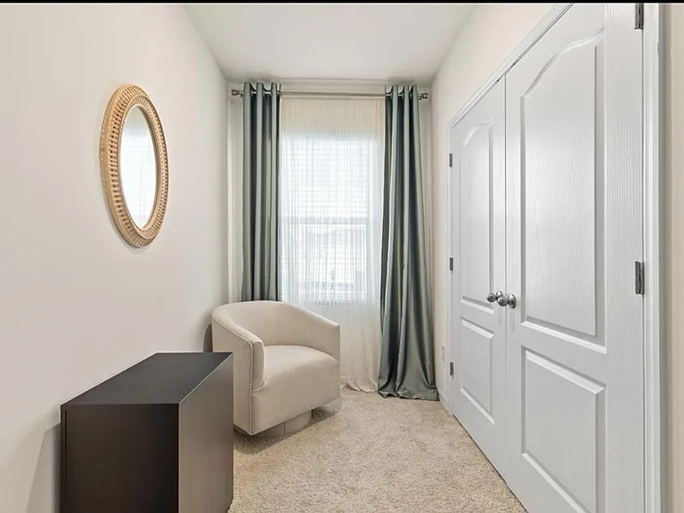 Reena Dr — Photo 16