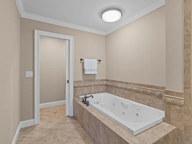 1508 Braden Overlook Ct — Photo 45