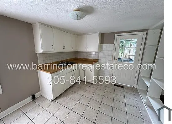 1109 Oakwood St — Photo 3