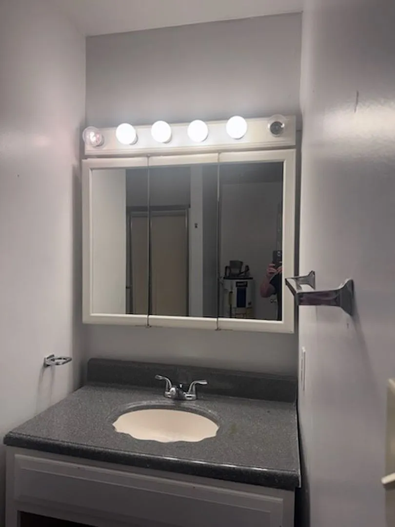2 Bedroom, 2 Bath walking distance to ECU — Photo 4