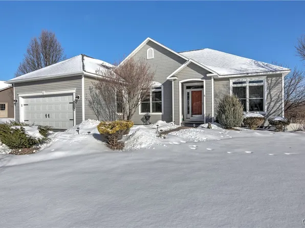 1040 Whisper Ridge Dr, Chittenango, NY 13037