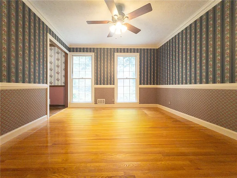 965 Millbrook Ct — Photo 8