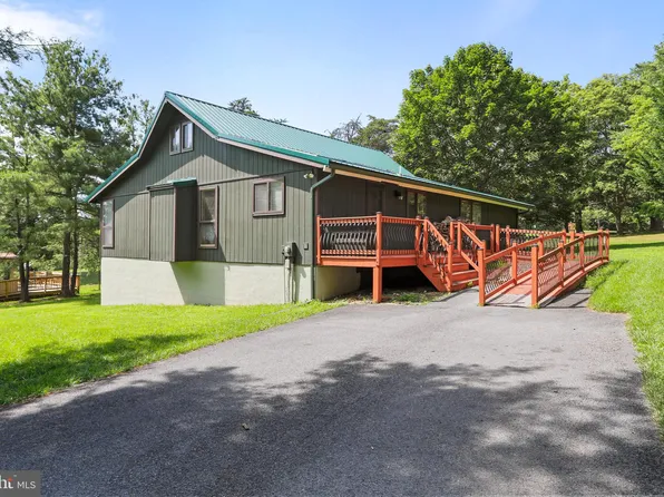 239 The Woods Rd, Hedgesville, WV 25427