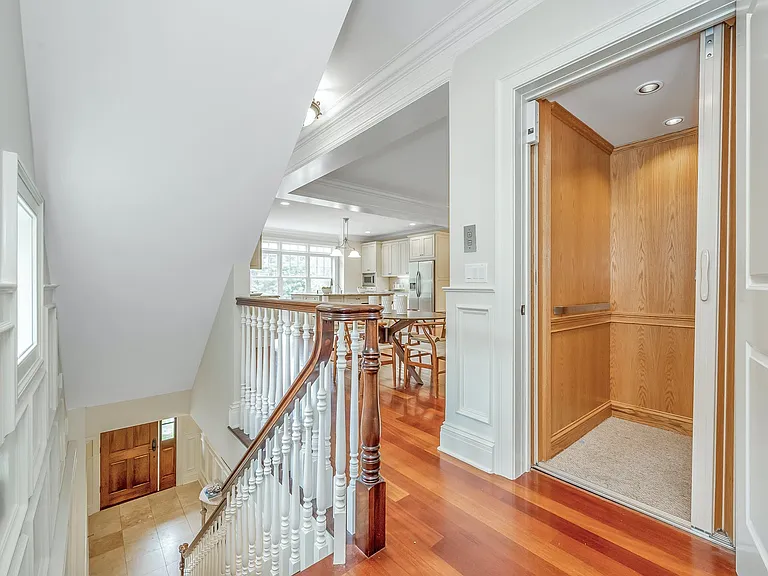 40 Oak Ridge St — Photo 10
