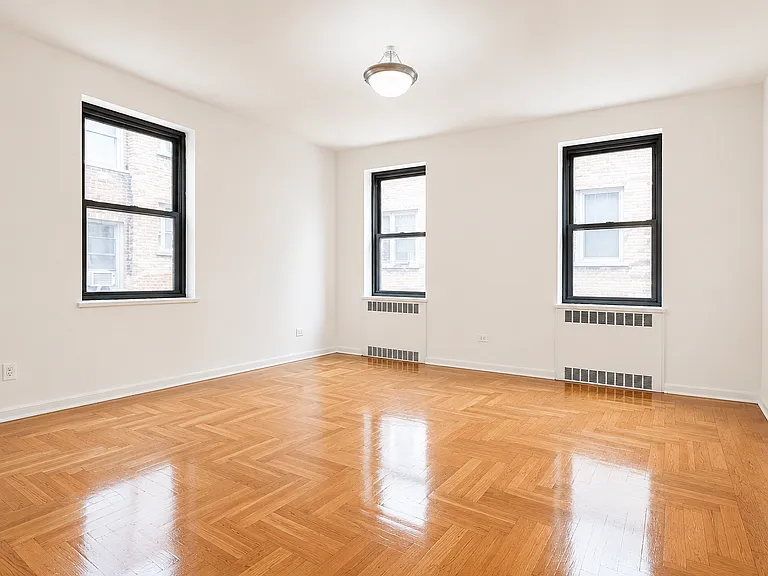 700 Fort Washington Ave #5F — Photo 3