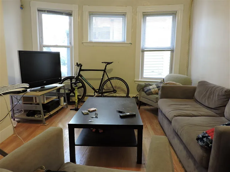 279 Pearl St #1 — Photo 2