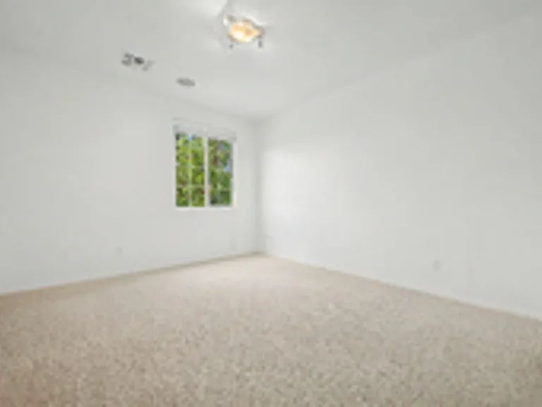 4947 E Odessa Dr — Photo 15