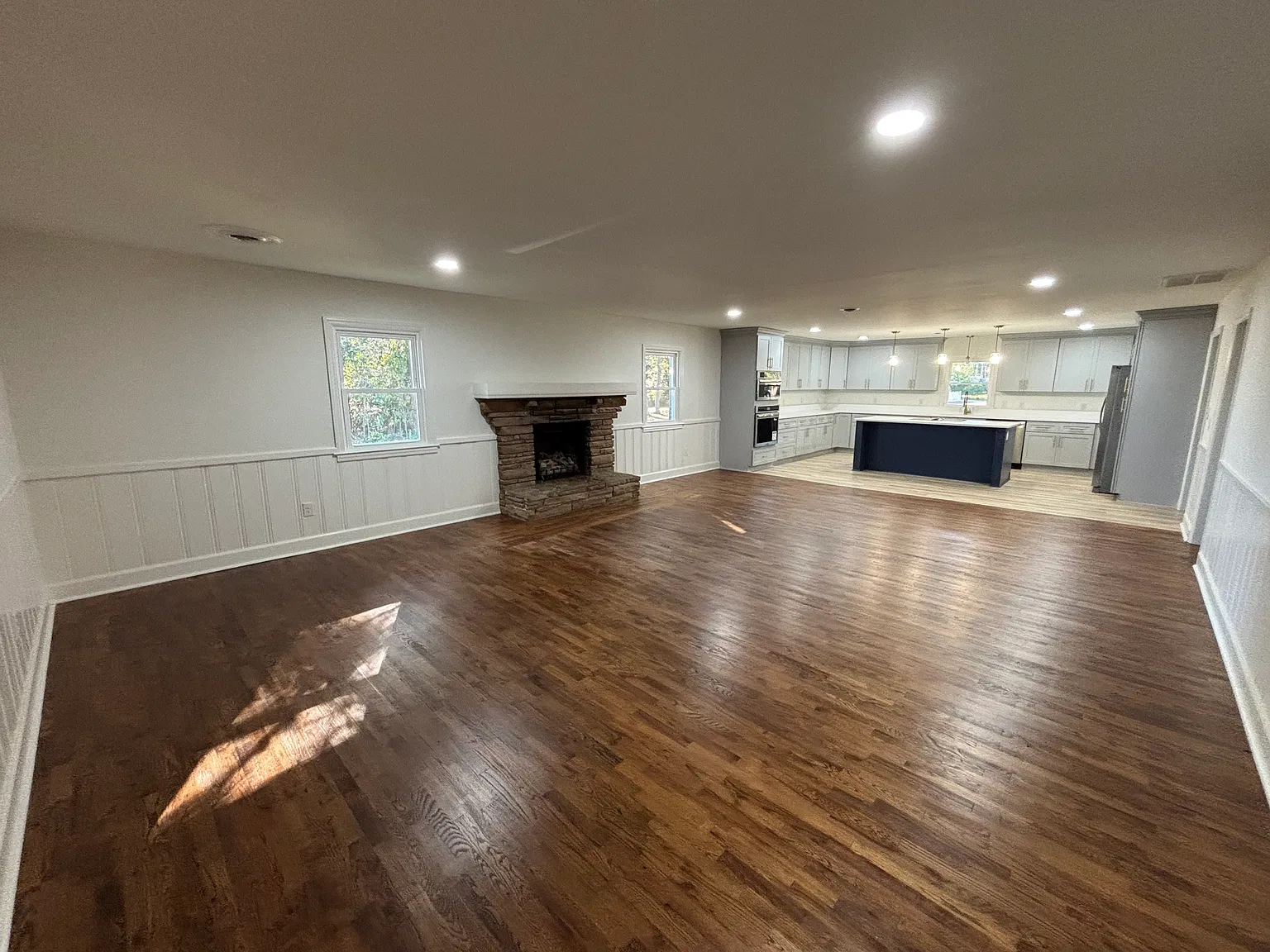 4 bed, 2.5 bath, 2705 sqft, $2,850 — Photo 3