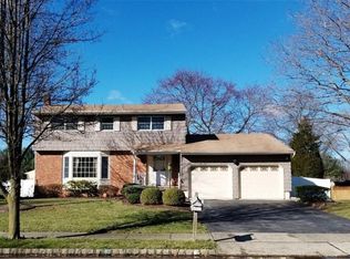 9 Hamilton Dr, East Brunswick, NJ 08816