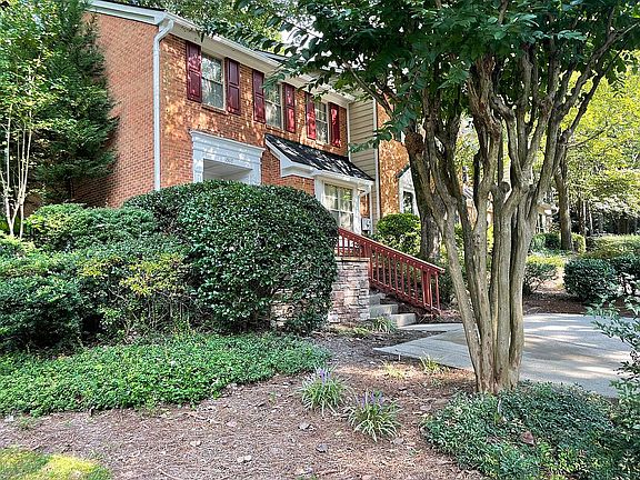 2nd image of 1917 Ivy Glen Dr SE
