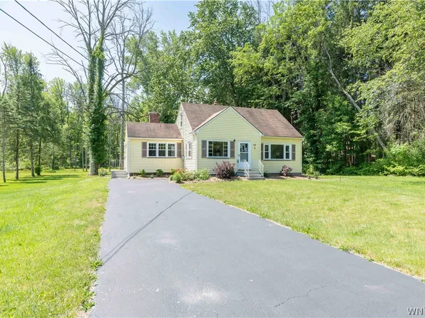 33 Pine Hill Rd, Spencerport, NY 14559