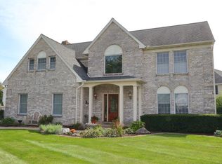 576 Magnolia Dr, Lititz, PA 17543