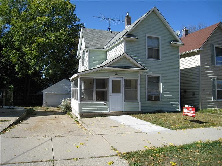 1st image of 1555 North Ave NE