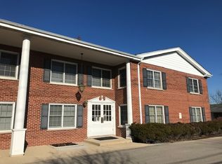 2818 Dundee Rd #6A, Northbrook, IL 60062