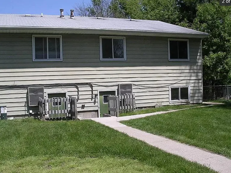 1548 Burcham Dr — Photo 3