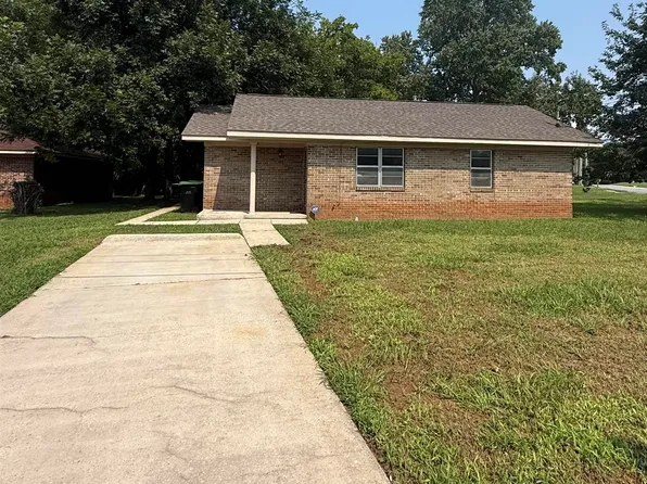 102 Elm Ct NE, Decatur, AL 35601