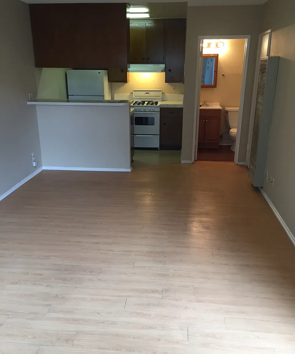 Studio, $1,400 — Photo 2