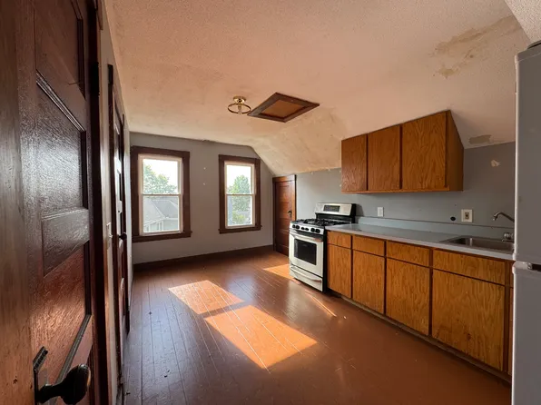 45 Marion St #3, Chicopee, MA 01013