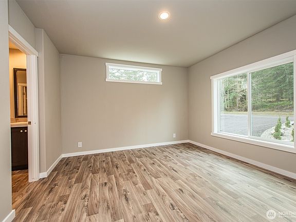 5th image of 211 S Barr Road