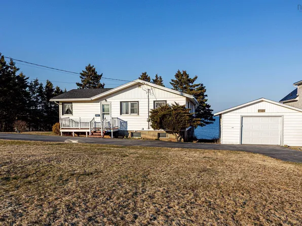 1569 Cow Bay Rd, Halifax, NS B3G 1L3