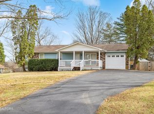 8216 Rising Fawn Dr, Knoxville, TN 37923