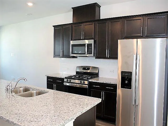 1079 Shoreside Dr — Photo 7