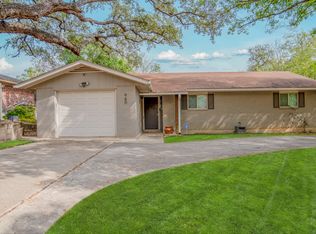 960 Springhill Dr, New Braunfels, TX 78130