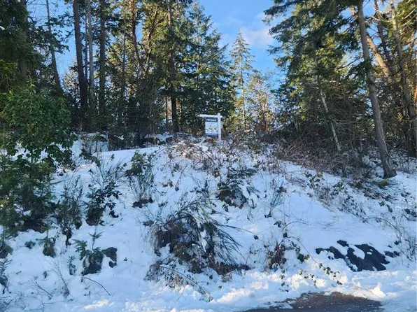 454 9th St, Nanaimo, BC V9R 0H7