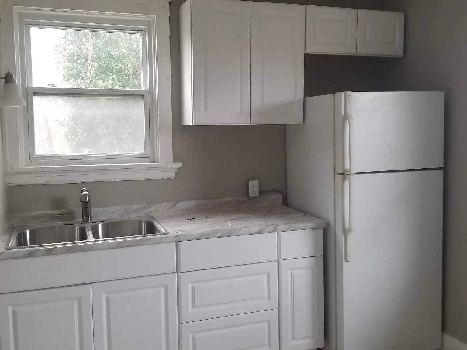 3 bed, $1,600 — Photo 2