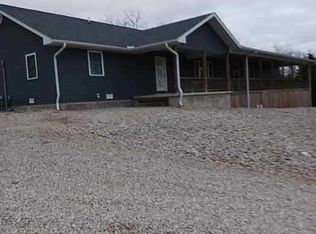17818 Rayfield Rd, Eminence, MO 65466
